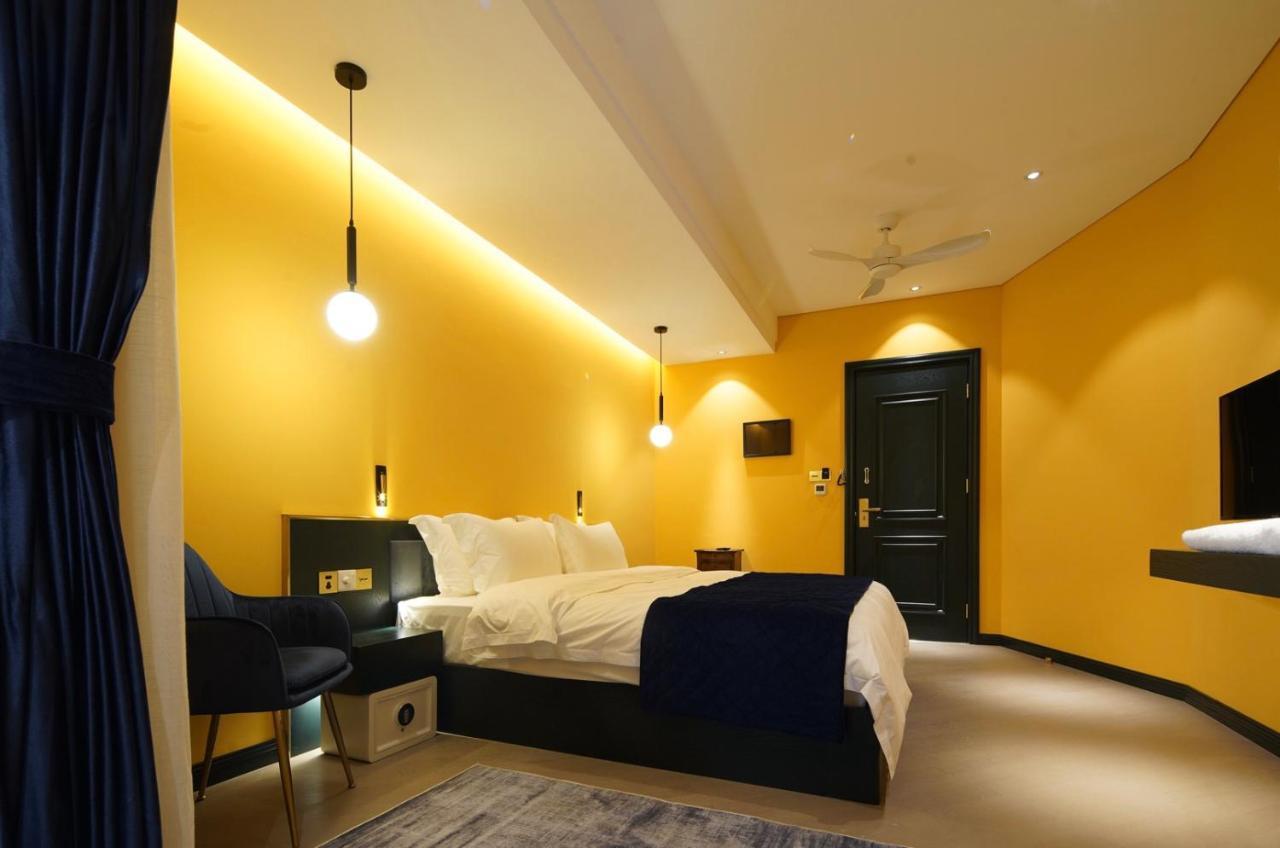 Moon And Chalice Boutique Hotel Kunming Exterior photo